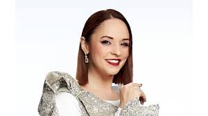 Andreea violeta marin (born 22 december 1974, in roman, neamţ county) is a romanian television presenter and tv personality. Andreea Marin VictimÄƒ A ViolenÈ›ei Domestice Prin Ce A Trecut Zana