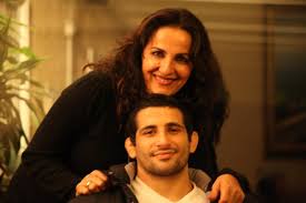 Beneil dariush continues his win streak and scores his biggest victory yet at ufc 262, while the downfall of tony ferguson continues. Beneil Dariush Mother Graciemag