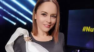 Se adună dorința de peste an de a fi acasă, având în vedere că sunt atât de mult plecată și aceasta e bucuria mea, a. De Ce A RenunÈ›at Andreea Marin La Surprize Surprize Emisiunea Ar Fi Continuat DacÄƒ As Fi Acceptat