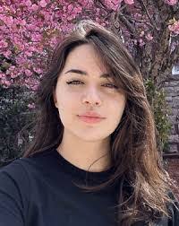 Shannon Feeley's Instagram, Twitter & Facebook