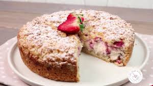 Proponiamo torta con crema di mascarpone e fragole , perfetta per gli adulti e ottima per i bambini proprio per il gusto delicato e genuino. Sbriciolata Alle Fragole E Mascarpone Ricetta Veloce Ho Voglia Di Dolce Youtube
