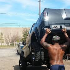 Foreman gave lewis a car to drive while they worked together and once lewis informed him of his. Derrick Lewis Ø¯Ø± ØªÙˆÛŒÛŒØªØ± That One Time I Had To Change My Tire