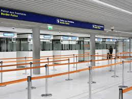 Ces hébergements sont de tout standing et leurs prix commencent. Transit Terminal 2f To Terminal 2e Charles De Gaulle Airport Paris Cdg