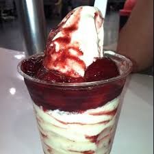 Hubby Tried Costco S Berry Sundae For The First Time And Loved It Sundae Guilty Pleasures Food
