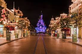 You Know I Had To Do It To Em Empty Street 2020 Disneyland Paris Planning Guide Disney Tourist Blog Disneyland Paris Christmas Disney Paris Disneyland