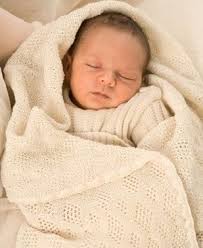 Wir als seitenbetreiber haben uns dem creme lebensziel angenommen. Pin Von Daniela Auf Breien Bestickte Babydecken Leichte Babydecke Baby Wolldecke