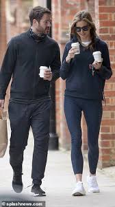 Help us build our profile of frida andersson! Jamie Redknapp And His Swedish Model Girlfriend Frida Andersson Lourie Hug Each Other On A Dizzying Walk Oltnews