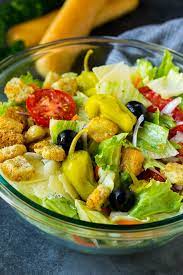 Pasta is never served with a slice of garlic bread, at most, once the pasta is finished, you can make the scarpetta with bread, but only with the remaining sauce. Olive Garden Salad Recipe Dinner At The Zoo