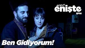 Ailesini küçük yaşlarda kaybeden aykut kendi çaba ve emekleriyle yemesinden içmesinden kısarak bir telefon dükkanı açarak geçimini sağlamaya başlar. Aykut Eniste Ben Gidiyorum Sinemalarda Youtube