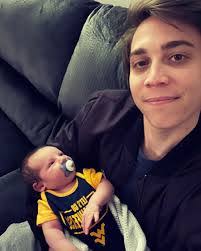 Avi Herskowitz's Instagram, Twitter & Facebook