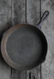 How To Clean And Season An Old Rusty Cast Iron Skillet With Salt And Oil Cast Iron Cleaning Rusty Cast Iron Skillet Cleaning Cast Iron Skillet