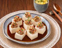 Dan masak daging babi hangat tidak sulit ketika piring saji dihiasi dengan biji wijen dan herbal cincang. Tahu Rebus Babi Cincang Dengan Kacang Hitam Recipes Lee Kum Kee Home Hong Kong