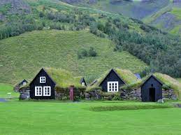 Written as a hobby over a long period, the manuscript was edited posthumously and reduced by about a third by author/editor mark saxton with the advice and consent of wright's wife and daughter, and was published first in hardcover format by the company farrar. Vivir En Islandia