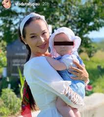 Așa a reușit să facă și turul televiziunilor, să vorbească despre cariera sa, dar și despre viața personală. VlÄƒduÈ›a LupÄƒu GravidÄƒ Pozele Care O Dau De Gol Pe CantÄƒreaÈ›Äƒ