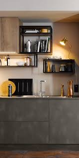 Möchtest du dinge verstecken oder besonders betonen? Offene Regal Aus Schwarzem Metall Passen Hervorragend In Industrial Style Kuchen Kombinieren Kann Man Diese Hangeschrank Kuche Kuche Loft Kuchen Ideen Modern