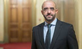 Zoltán kovács is secretary of state for international communication and relations and international spokesperson for the cabinet office of hungarian prime minister, viktor orbán. Kovacs Zoltan Komolyan Aggodom A Nemet Sajtoszabadsagert Pestisracok