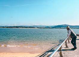 A couple times a week, a ferry brings over a handful of english tourists who crowd the beautiful beaches of playa de la. 7 Tipps Fur Santander In Spanien Der Geheimtipp In Kantabrien
