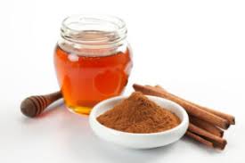 Moderne masque de boue de nettoyage est basée sur le charbon de bois de bambou. Masque Miel Cannelle Anti Acne La Recette Originale