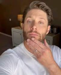 I wished I had met deforest, leonard and majel as they're the only cast  members that I didn't meet!😢😢