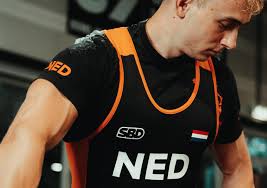 Recap Benelux Cup 🇳🇱 Had my first IPF points competition with a 237,5kg  squat, 165kg bench (qualification Europeans) and 240kg deadlift. All PR's  and a 9/9 meet. Finished in 5th place with