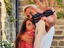 La fidanzata di merda è una specie infestante, una forma di vita ubiquitaria nel globo, che. Tamberi Chiara Bontempi Racconta La Proposta Di Matrimonio Cento Rose Rosse E Ho Detto Si Corriere It
