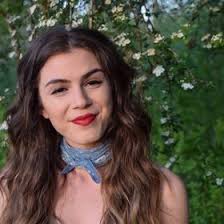 Ali Davis (aliwdavis)