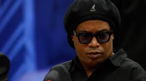 Ronaldinho avalia possível convocação de Neymar: 'Com todo respeito'