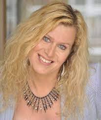 Jane Chase's Instagram, Twitter & Facebook