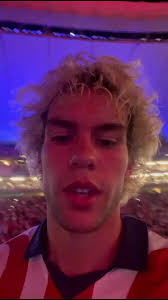 Cade Cowell En La Piscina