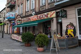 Tomaszów mazowiecki (pronounced tɔˈmaʂuf mazɔˈvjɛt͡skʲi (listen)) is a town in central poland with 61,960 inhabitants (2019). Pizzeria Capone Tomaszow Mazowiecki Menu Preise Restaurant Bewertungen Tripadvisor