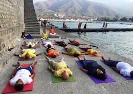 Our 200 hour yoga ttc rishikesh is comprised of 27 days / 26 nights. Free Yoga Classes In Sivananda Ashram Rishikesh Rishikesh Day Tour