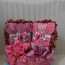 Simbol dari hantaran ini adalah adanya harapan agar selalu menjaga dan tidak melunturkan adat budaya. Jual Seserahan Hantaran Baju Tidur Piyama Couple Cowo Cewe Jakarta Timur Warung Kado Gift Shop Tokopedia