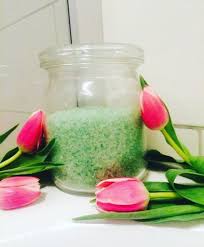 Diy Erkaltungsbad Mit Meersalz Und Atherischen Olen Erkaltungsbad Selber Machen Erkaltungsbad Badezusatz Selber Machen