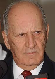 Ex-ministros mantêm a influência