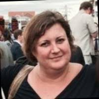 Elizabeth Straw's Instagram, Twitter & Facebook