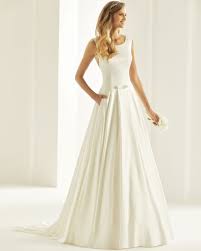 Stöbern sie in unserer kollektion preisgekrönter kleider und vereinbaren sie einen termin bei marry4love! Cassandra Hochzeit De