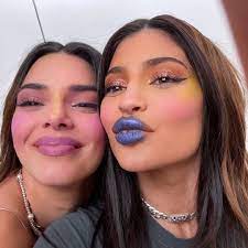We did not find results for: Kylie Jenner Tears Up During Her And Kendall Jenner S Makeup Video E Online Deutschland