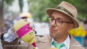 Steve Burns, Original 'Blue's Clues' Host, Reprises Role Alongside  Successors In 'Blue's Big City Adventure' Trailer