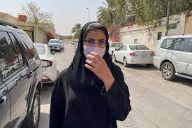 لجين الهذلول هي امرأة سعودية تعمل بمجال النشاط الحقوقي والتي تدرس الأدب الفرنسي في جامعة ريتش ‏كولومبيا بالولايات المتحدة، عارضت عدة مرات القانون السعودي، ففي سن 27 من عمرها أثارت جدلًا واسعاً من. Ø¹Ø§Ø¦Ù„Ø© Ù„Ø¬ÙŠÙ† Ø§Ù„Ù‡Ø°Ù„ÙˆÙ„ ØªØ¹Ù„Ù† Ø§Ø³ØªØ¯Ø¹Ø§Ø¡Ù‡Ø§ Ù„Ø¯Ù‰ Ø§Ù„Ø¯Ø§Ø®Ù„ÙŠØ© Ø§Ù„Ø³Ø¹ÙˆØ¯ÙŠØ© Rt Arabic