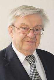 Mit Wackelpapst und festem Glauben