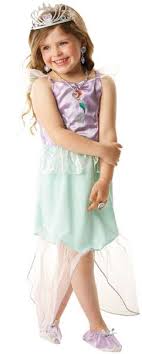 La cantante, giudice del talent show, con il viso viola e i tentacoli per registrare la puntata del programma dedicata alle canzoni disney. Disfraz Ariel Nina Disfraces Ninos Y Disfraces Originales Baratos Vegaoo Vestito Da Estate Vestiti Costumi