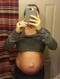 24 Weeks Pregnant Belly Shot I Found Out I Have An Umbilical Hernia 24 Weeks Pregnant 31 Weeks Pregnant Pregnant Belly