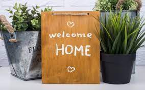 10 Great Gifts You Should Place in a Welcome Package | Apartments.com