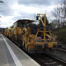 Der fußweg bis zum bildungswerk dauert ca. Schotterplaniermaschine Ssp 110w Im Bahnhof Biedenkopf Hessen Kriegt Man Aus So Unmittelbarer Nahe Auch Nicht Alle Tage Zu Sehen Ausser Bahnbilder De