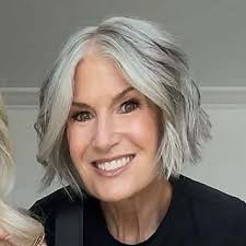 Top 25 Over 40 Amazon Influencers in 2025