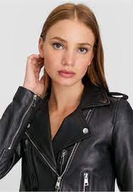 Les perfectos en cuir ou similicuir se portent en toutes saisons pour un look simple mais élégant. Stradivarius Veste En Cuir Black Noir Zalando Fr