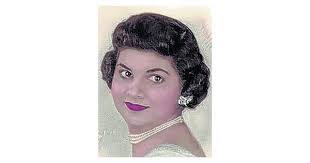 Holly Ardoin's Instagram, Twitter & Facebook