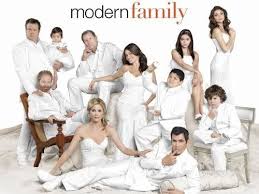 Watch Modern Family Season 5 Episode 14 Online Free Streaming Imgur Funny Shows Modern Family Modern Family Season 2