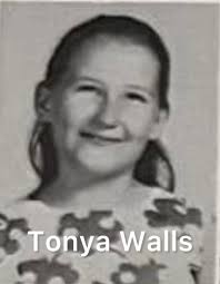 Any help identifying the "Buttons and Bows" sesquicentennial group?