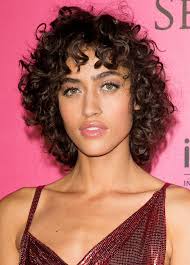 Capelli mezzo ricci con frangia; Tagli Capelli Corti Ricci Le Tendenze Per La Primavera Estate 2018 Foto Stylosophy